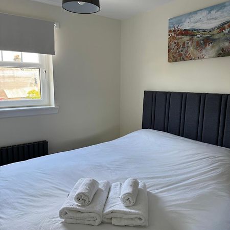 Modern 3 Bedroom Apartment In Markinch, Fife Eksteriør billede