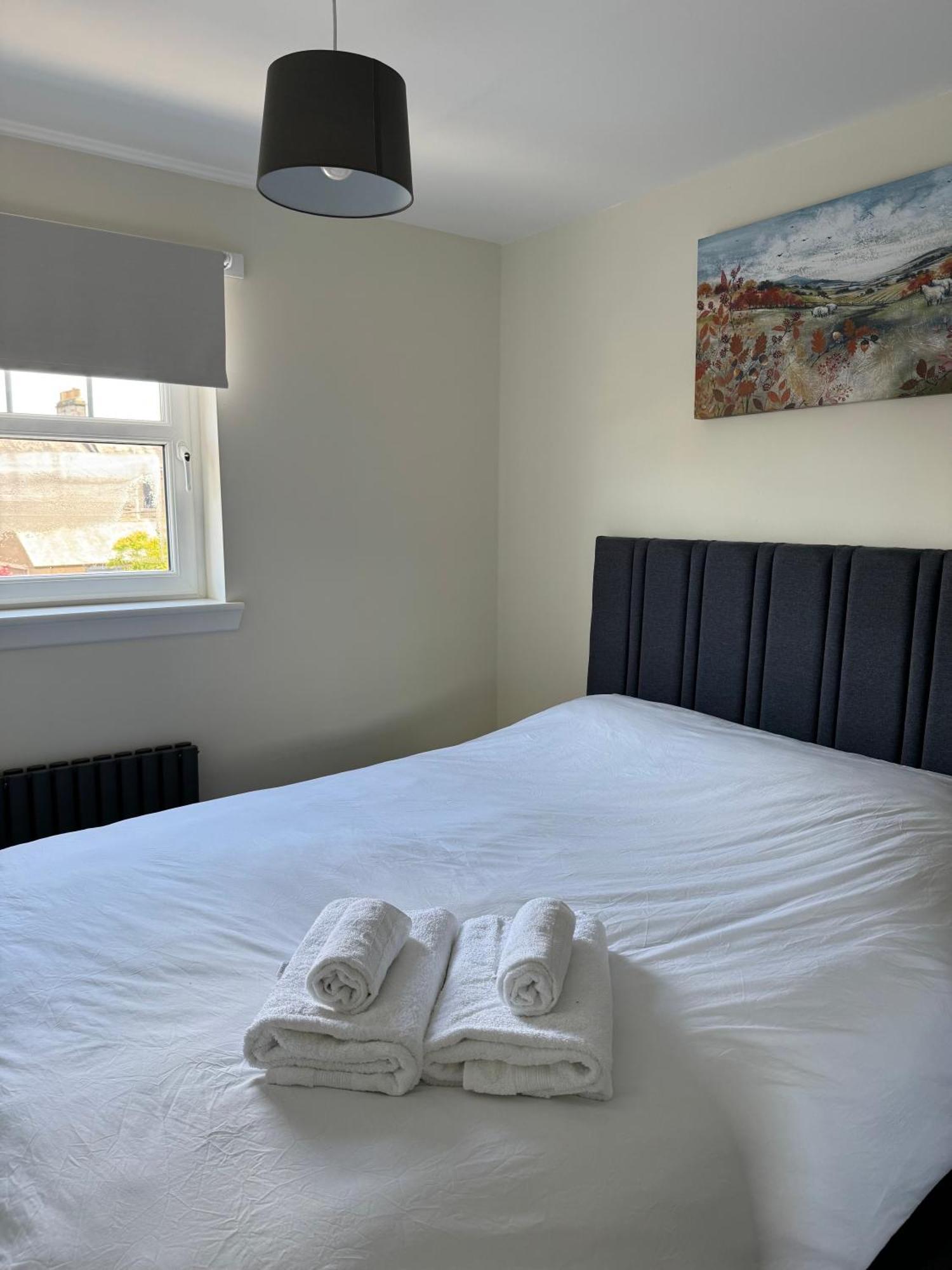 Modern 3 Bedroom Apartment In Markinch, Fife Eksteriør billede