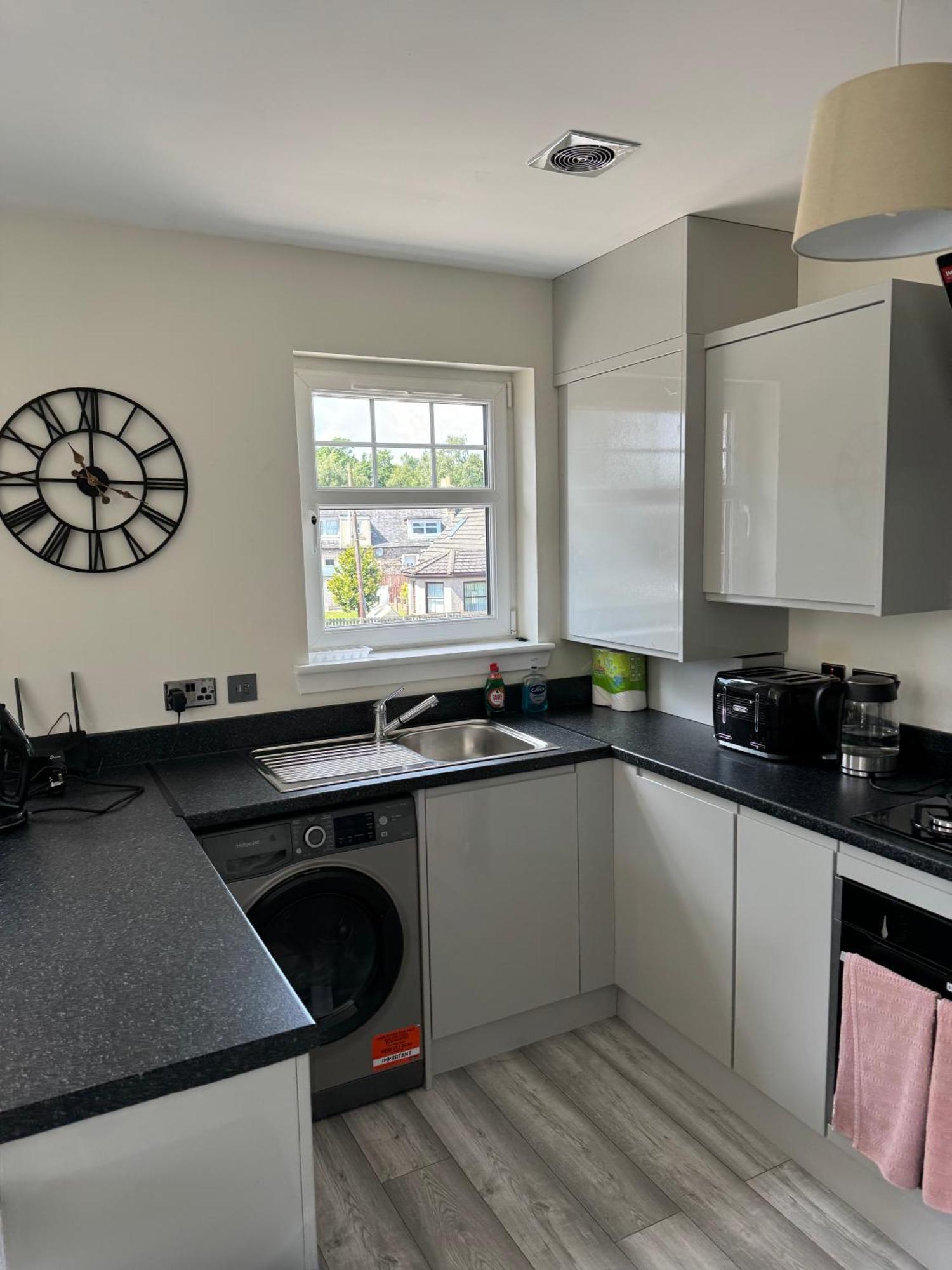 Modern 3 Bedroom Apartment In Markinch, Fife Eksteriør billede