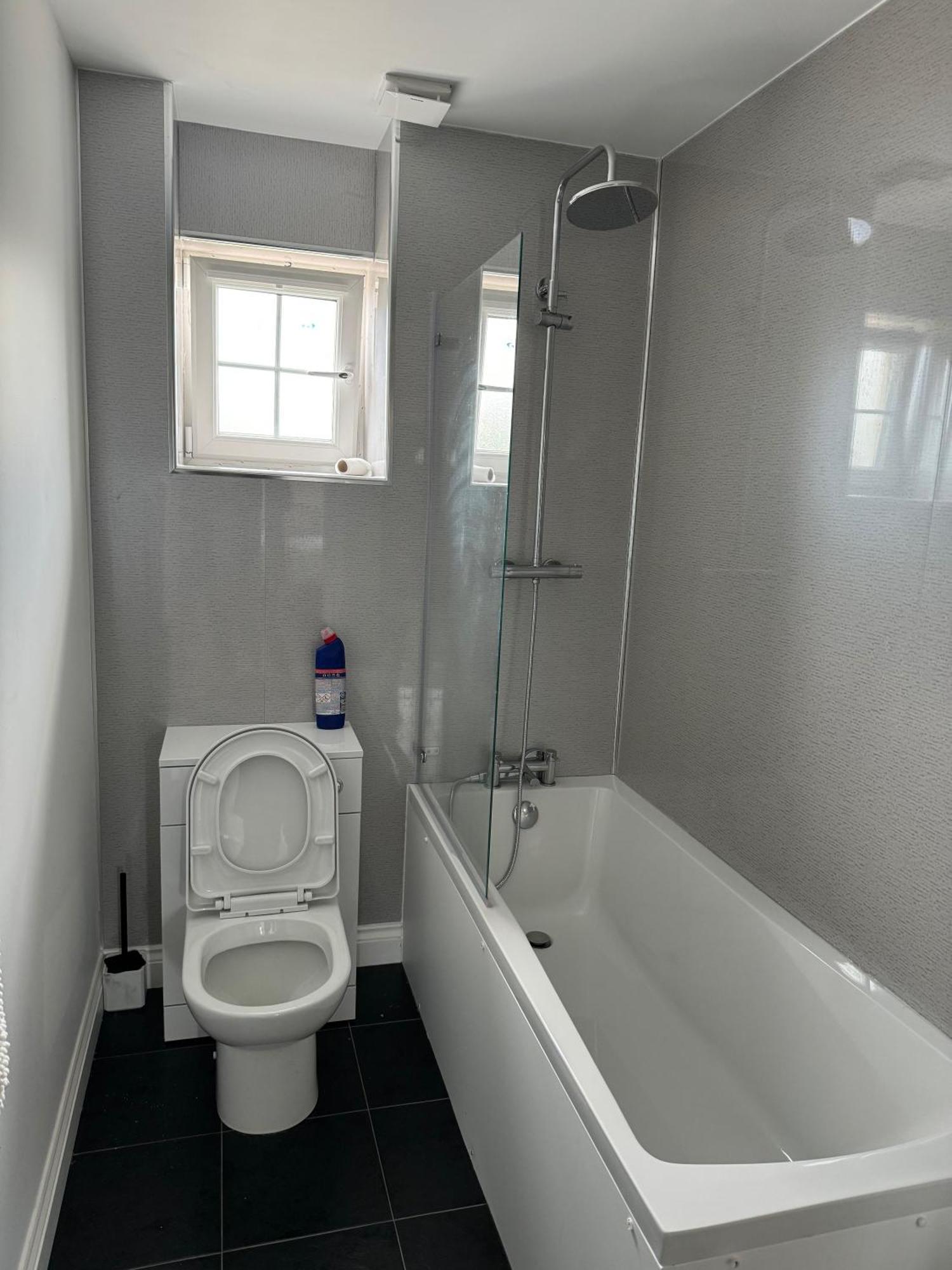 Modern 3 Bedroom Apartment In Markinch, Fife Eksteriør billede